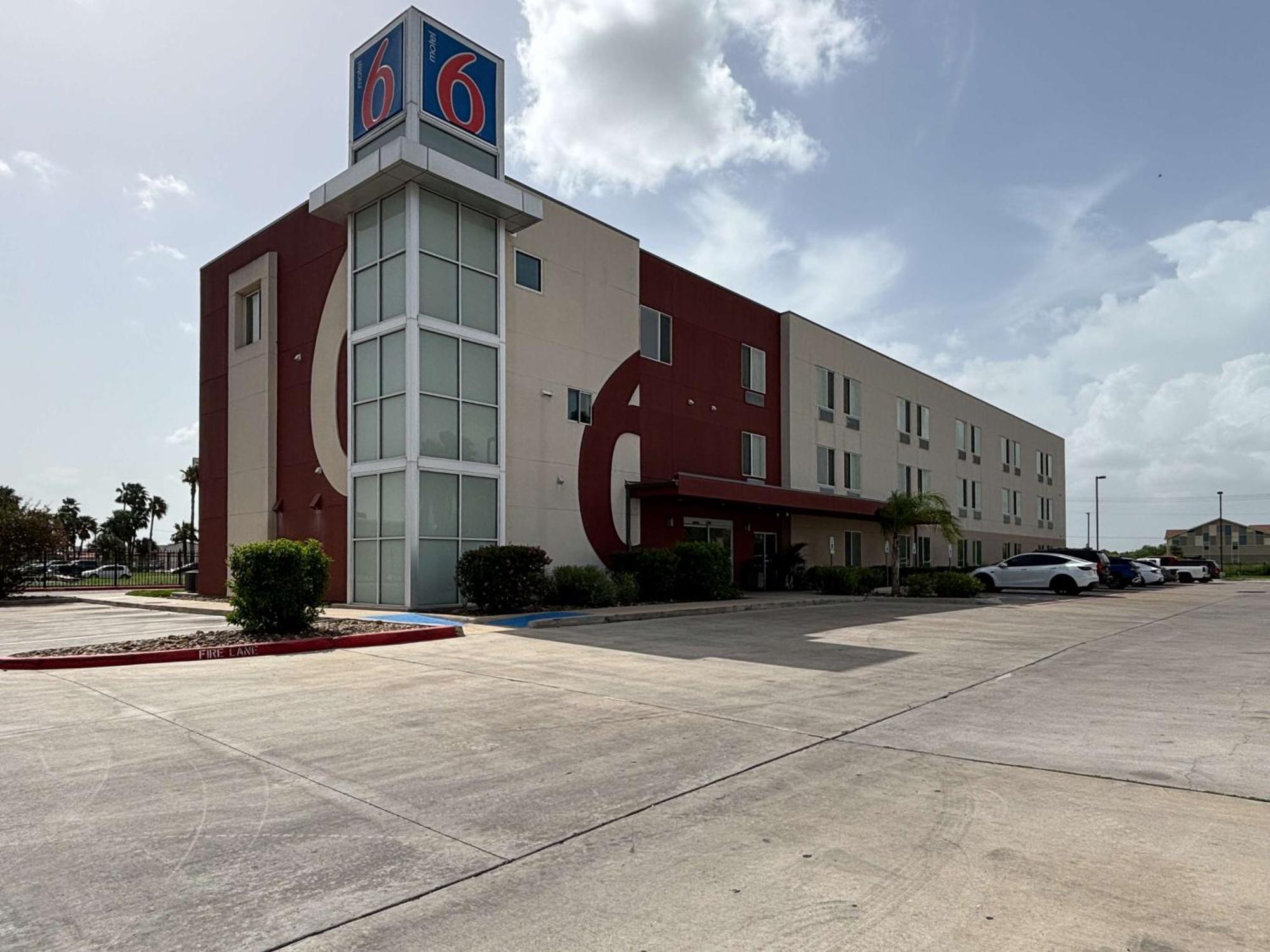 Motel 6-Weslaco, Tx Bagian luar foto